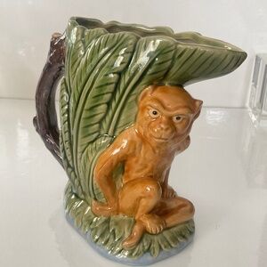 VINTAGE MAJOLICA CERAMIC GLAZED MONKEY PALM LEAVES PITCHER / VASE